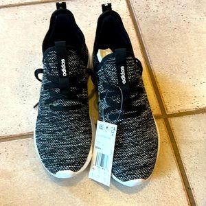 NWT adidas cloud foam sneakers sz 6 US womens